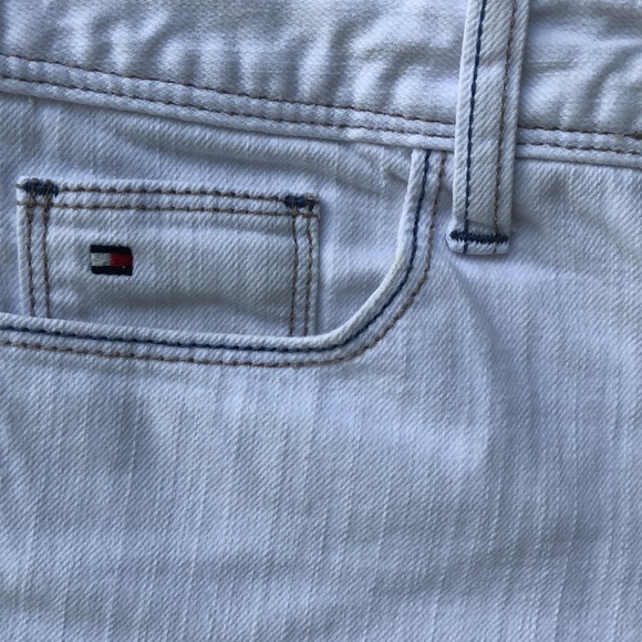 Womens White shorts Tommy Hilfiger size 2 Beautiful! - Picture 4 of 9